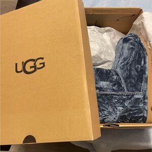 UGG Kids' Classic Mini II Blue velvety Boots - women’s fit too BRAND NEW